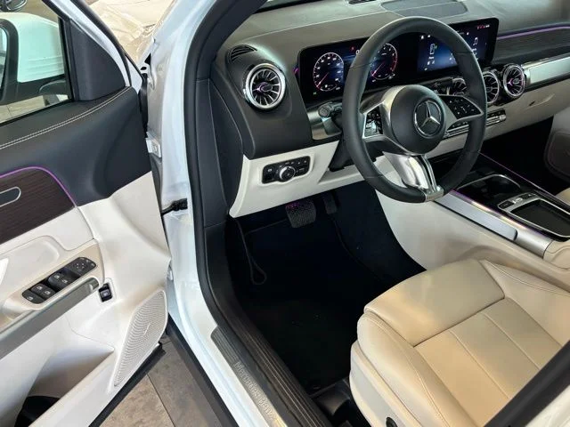 New 2026 White Mercedes-Benz GLB 250 image 9