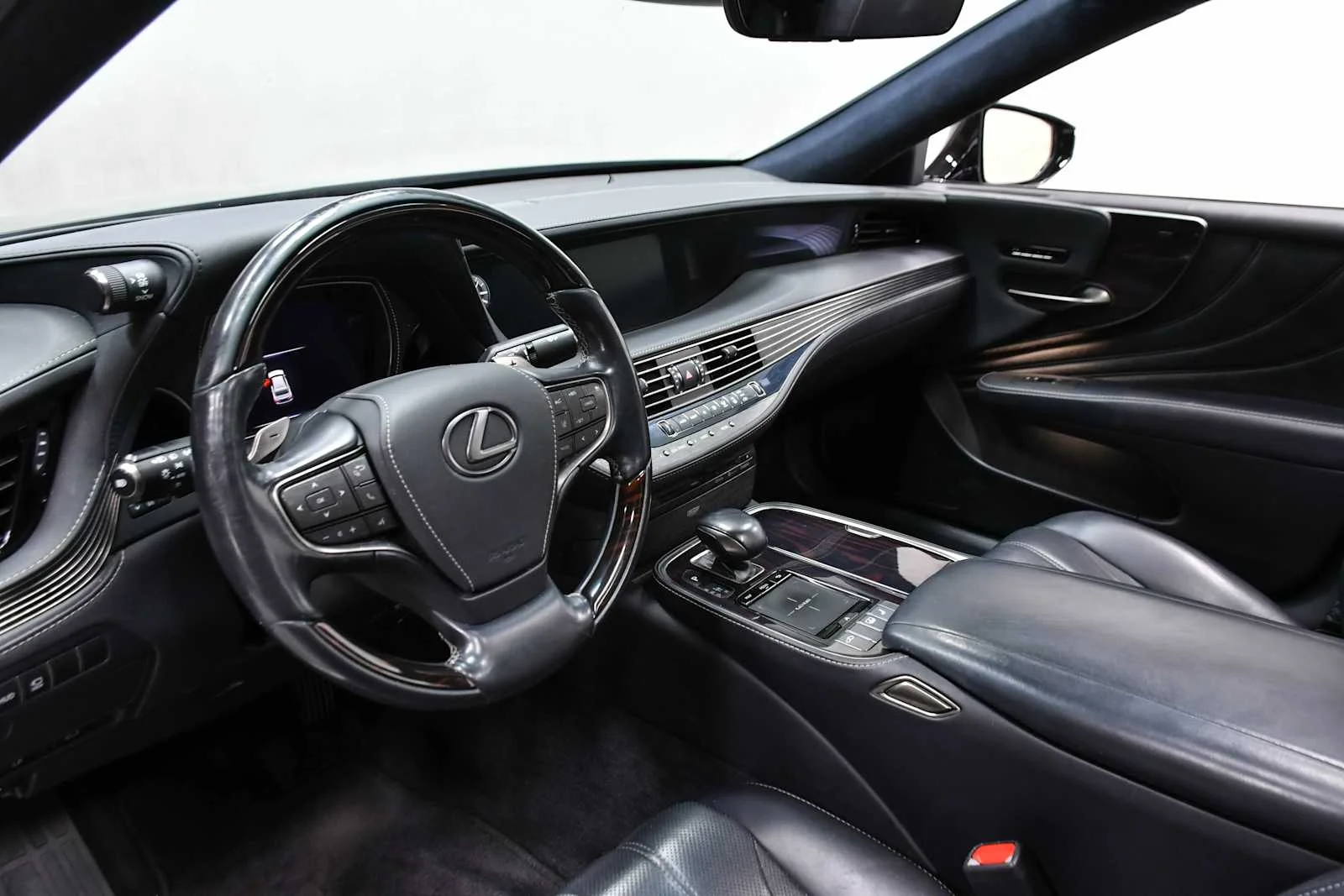 Used 2018 Nightfall Mica Lexus  image 14