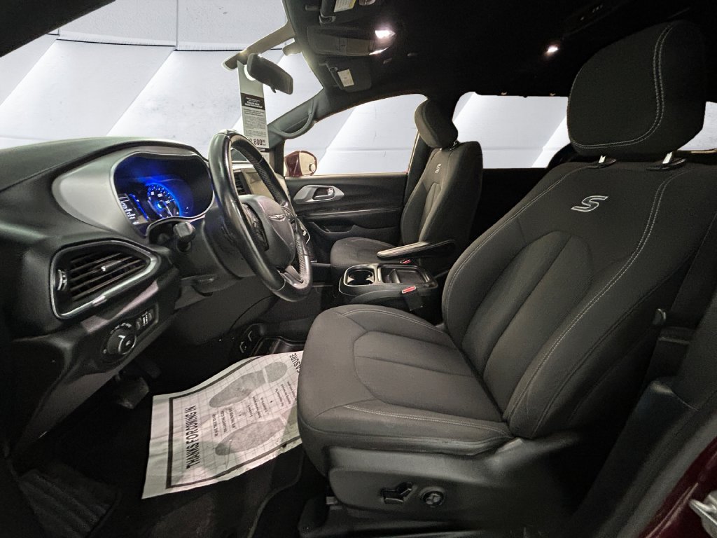 Used 2018 Red Chrysler Touring Plus image 7