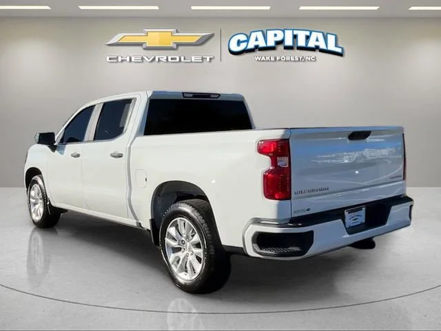 Used 2022 Summit White Chevrolet Custom image 3