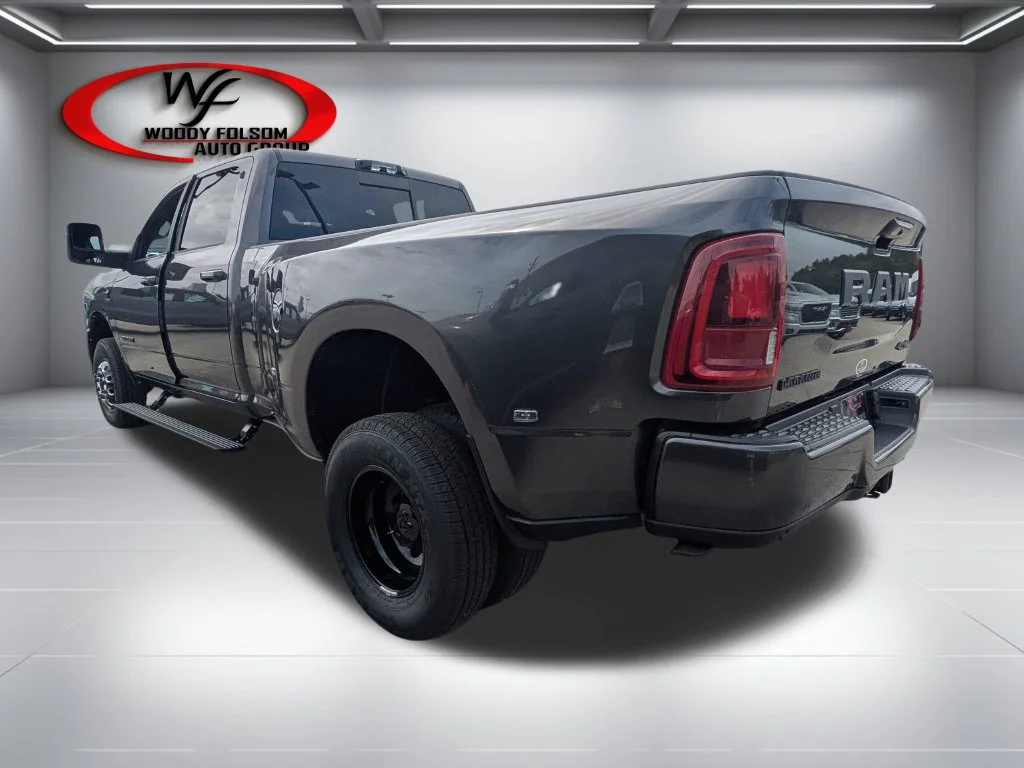New 2026 Granite Crystal Metallic Clear-Coat Exterior Paint RAM Laramie image 7
