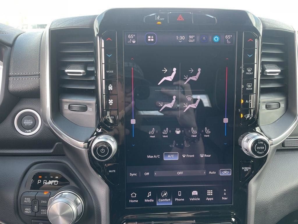 New 2026 Granite Crystal Metallic Clear-Coat Exterior Paint RAM Laramie image 28