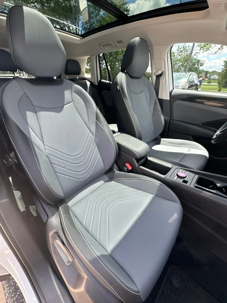 Certified Used 2025 Pure White Volkswagen 2.0T SE image 20