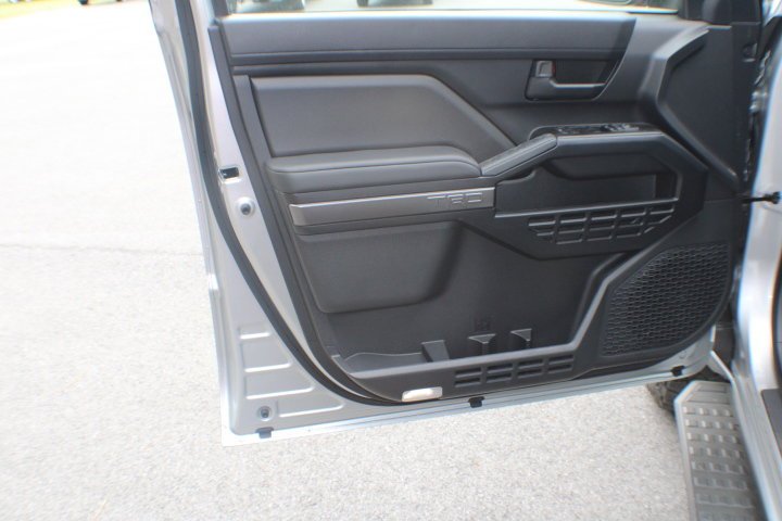 2025 Toyota 4Runner TRD Off-Road - Photo 6