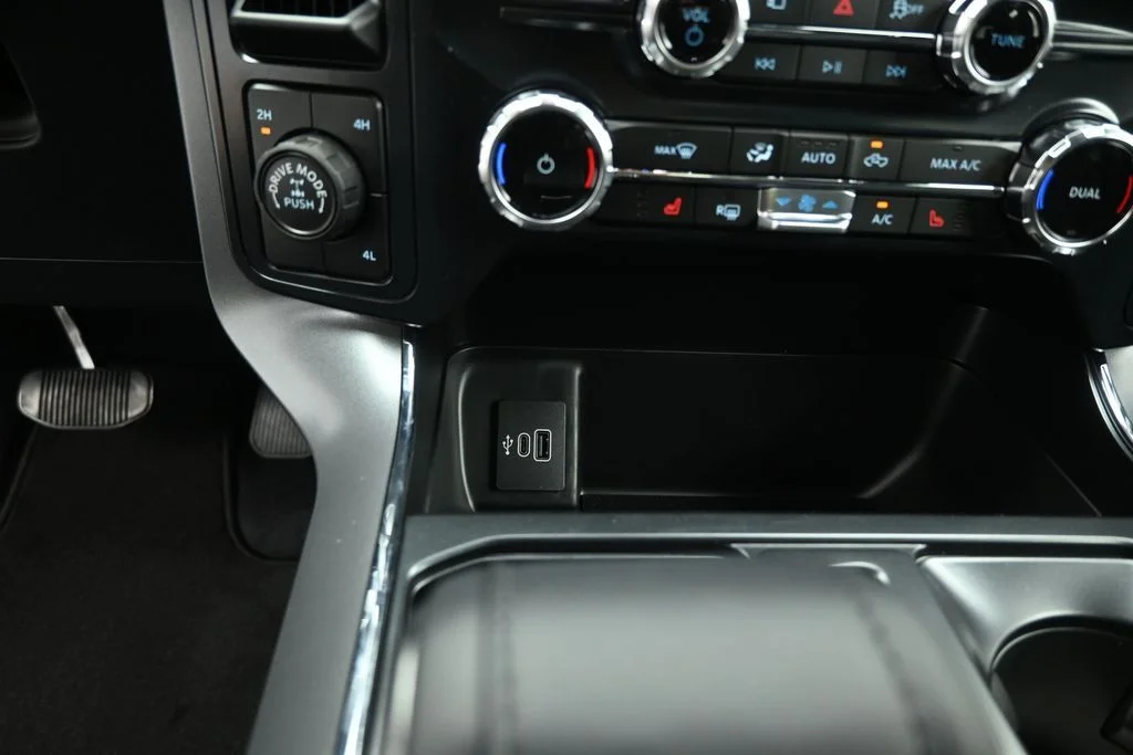 New 2026 Carbonized Gray Metallic Ford XLT image 16