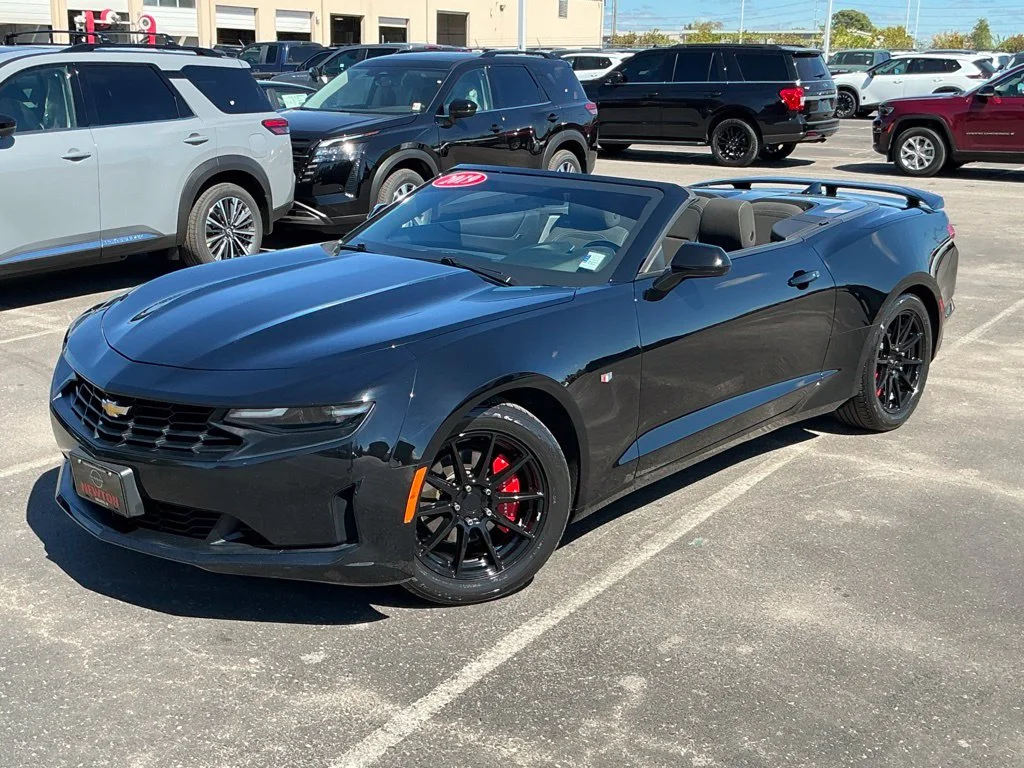 Used 2019 Black Chevrolet 1LT image 2