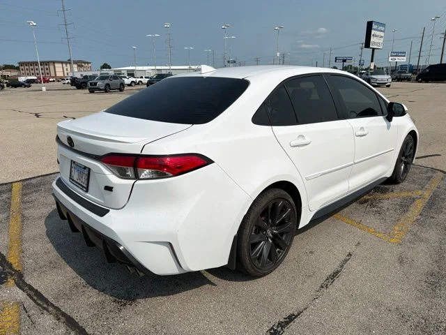 Used 2024 Ice Toyota SE image 7