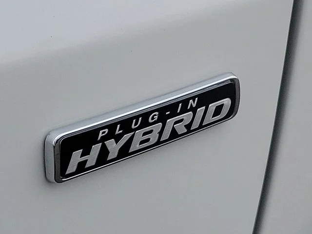 New 2024 Star White Metallic Tri-coat Ford Plug-in Hybrid image 15