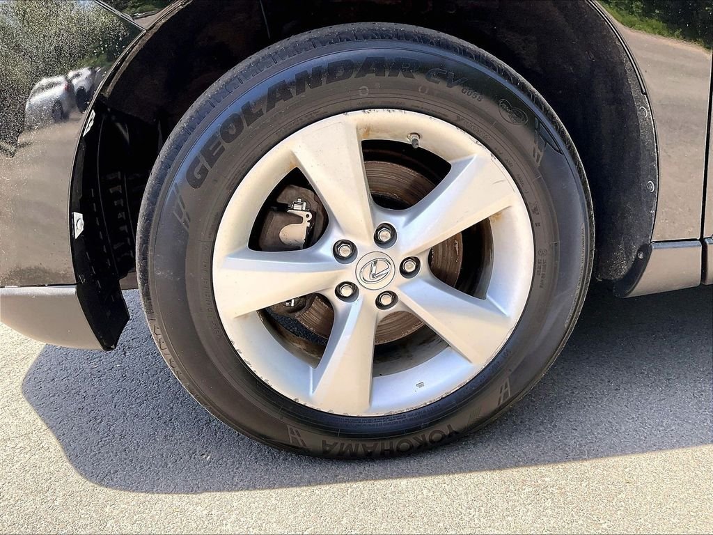 Used 2013 Black Lexus 350 image 21
