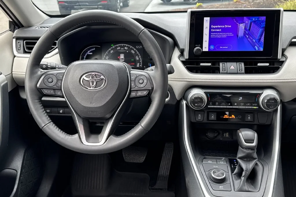 2024 Toyota RAV4 XLE Premium - Photo 14