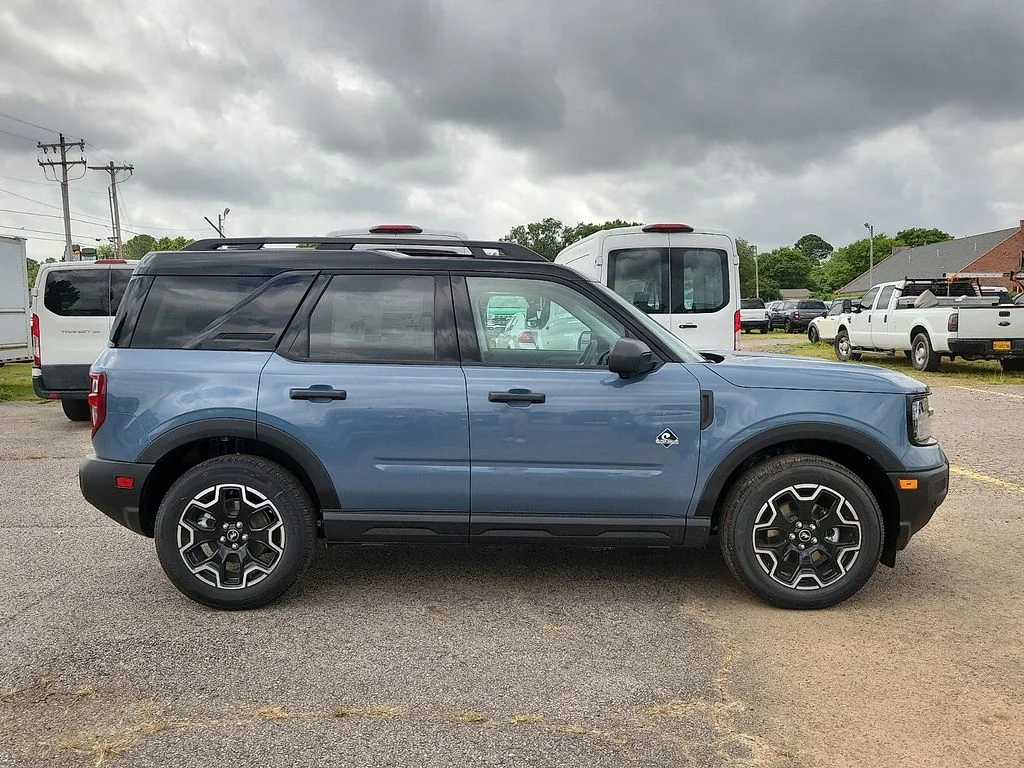 New 2026 Azure Gray Metallic Tri-Coat Ford Outer Banks® image 6