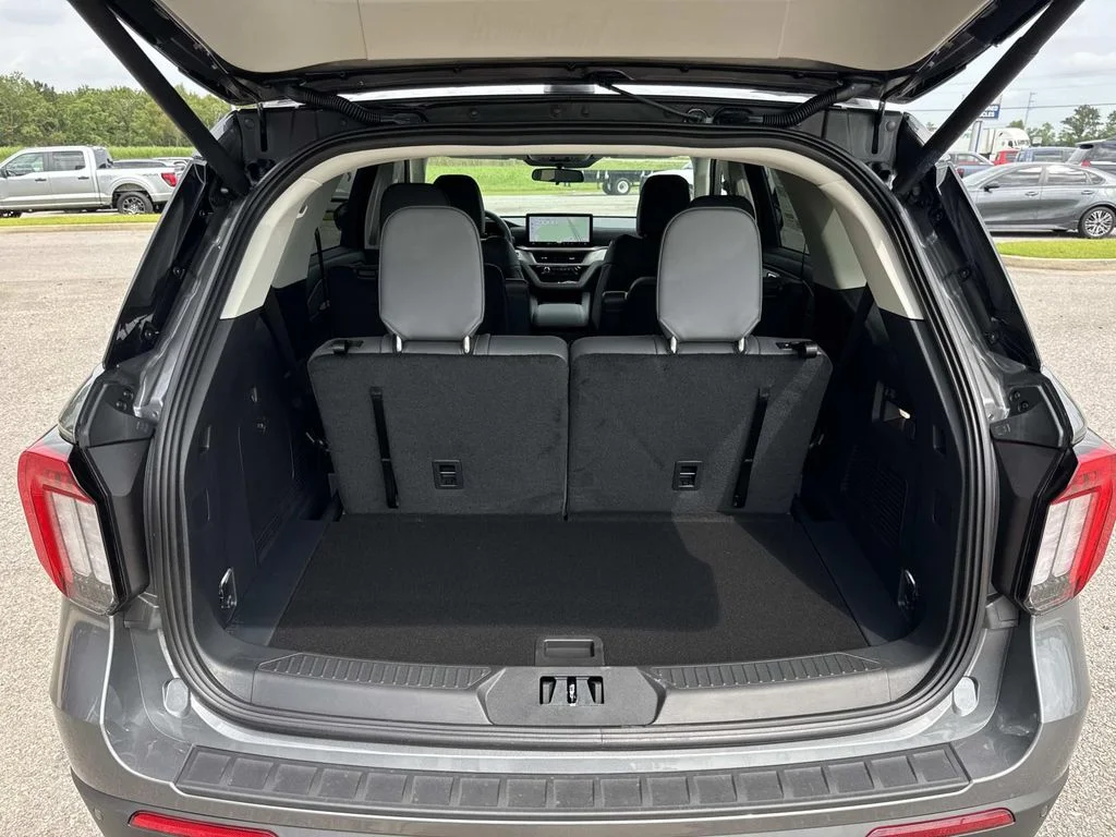 New 2026 Carbonized Gray Metallic Ford Active image 6