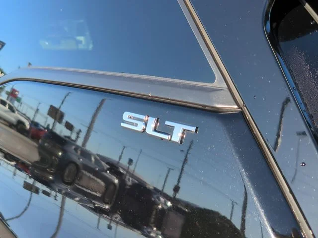 Used 2020 Black GMC SLT image 9