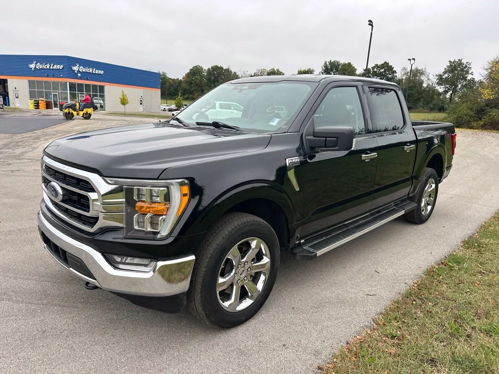 Used 2023 Black Metallic Ford XLT image 4