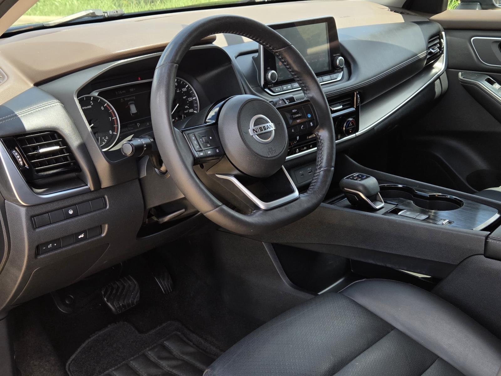 Used 2021 Super Black Nissan SV image 29
