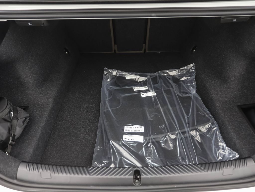 Used 2026 White Metallic BMW 530i xDrive image 23