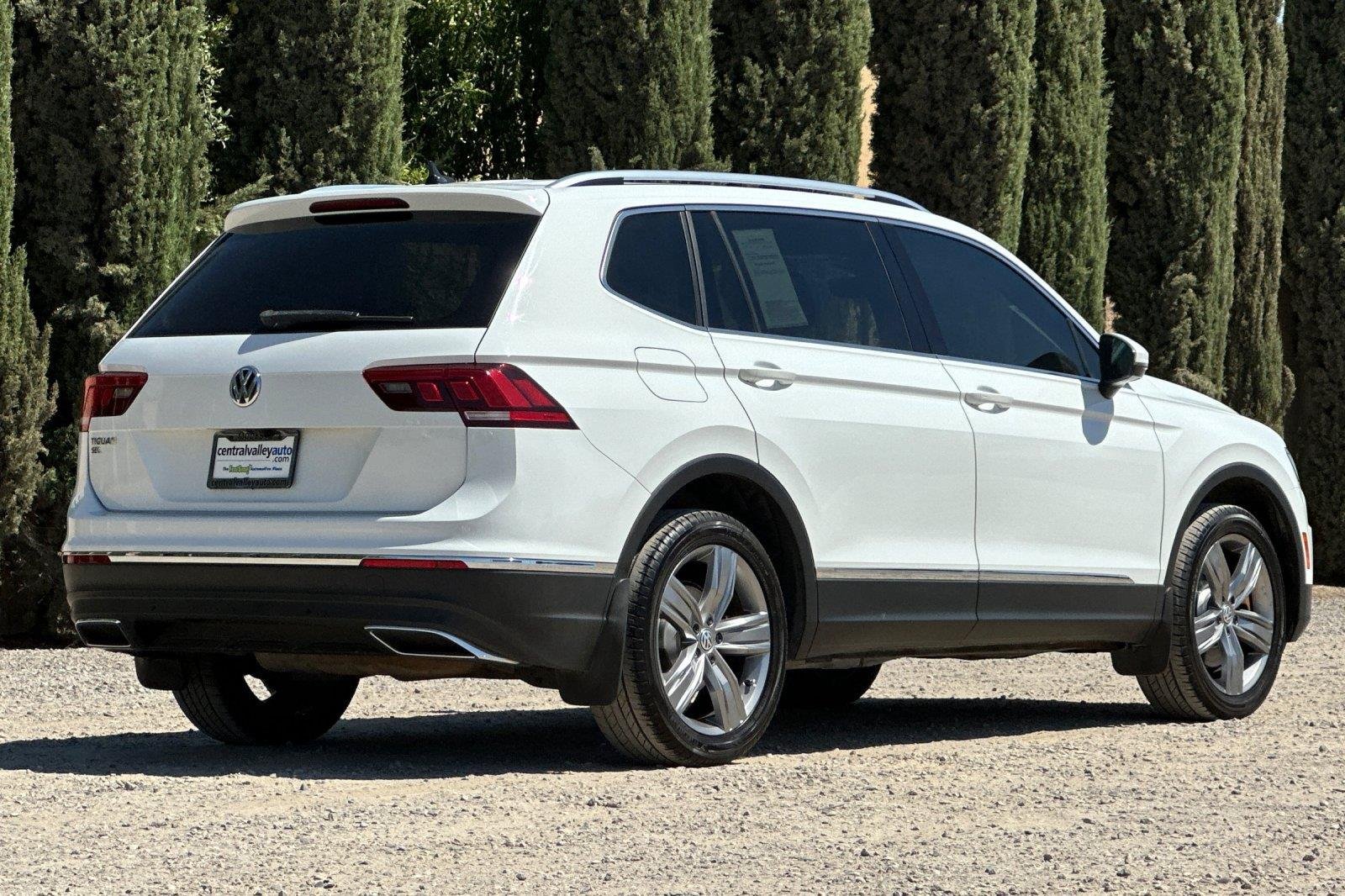 Used 2018 Pure White Volkswagen SEL Premium image 4