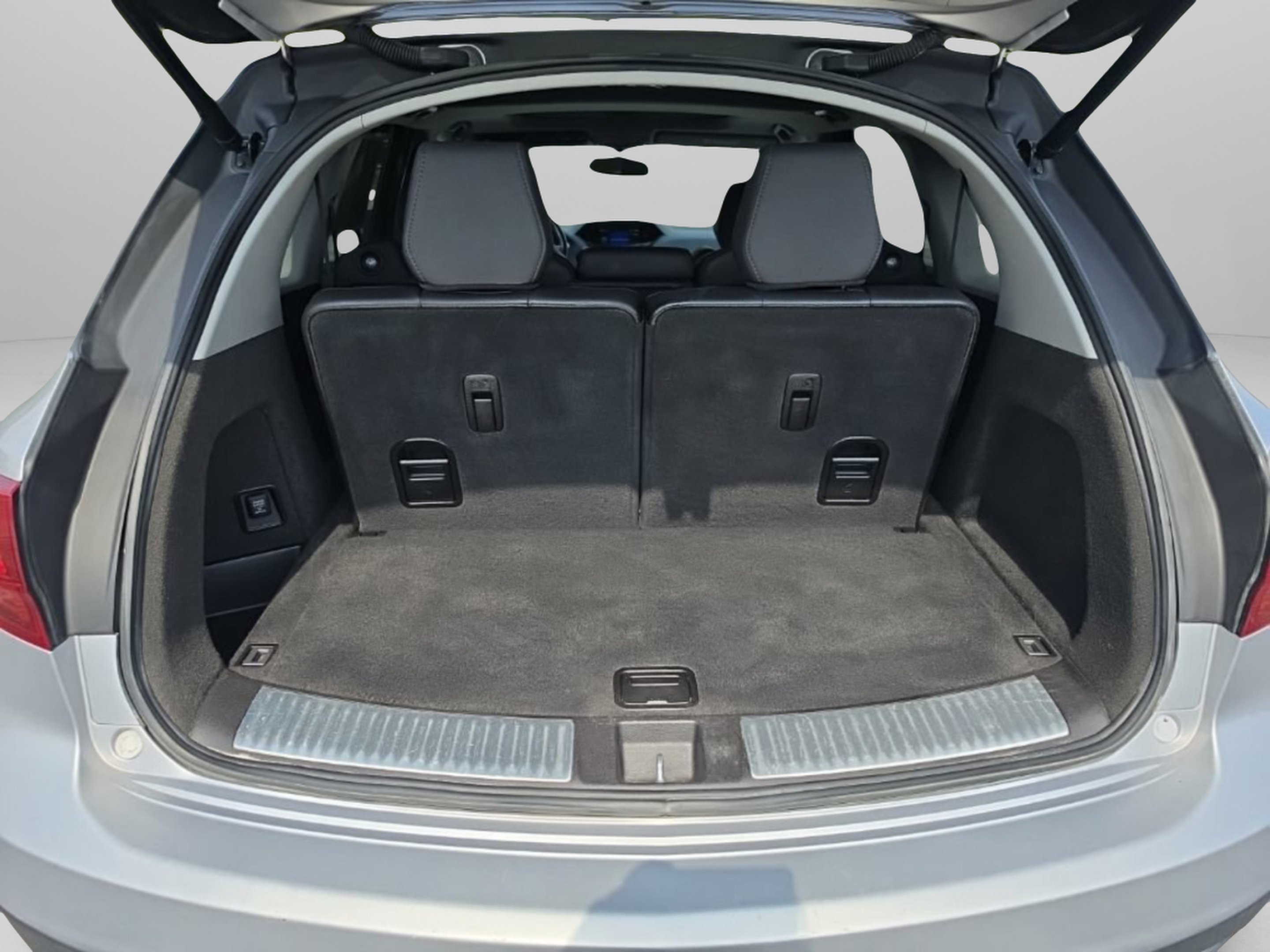 Used 2014 Silver Acura FWD image 15
