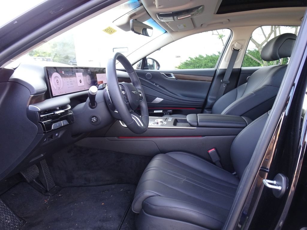 Certified Used 2025 Black Genesis 2.5T Advanced image 4