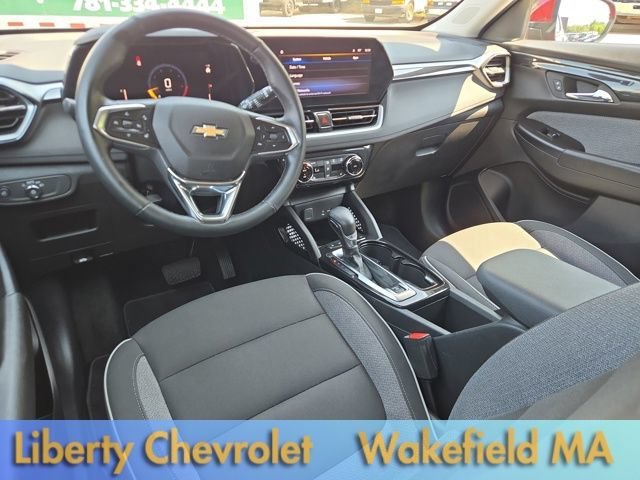 Used 2025 Crimson Metallic Chevrolet LT image 21