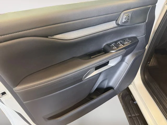 New 2026 Avalanche Ford Lariat image 10