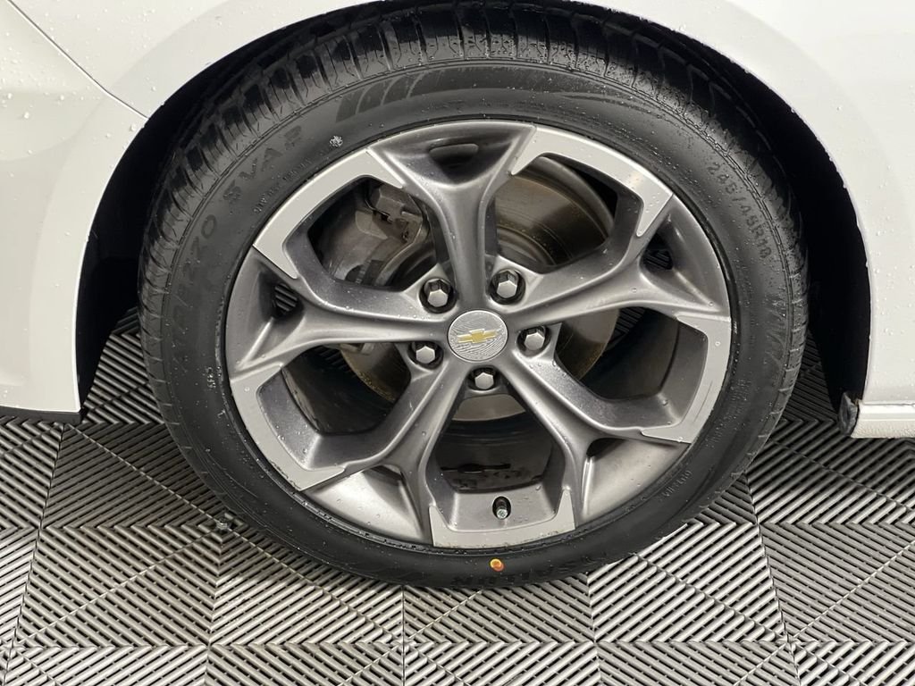 Used 2024 White Chevrolet LT image 6