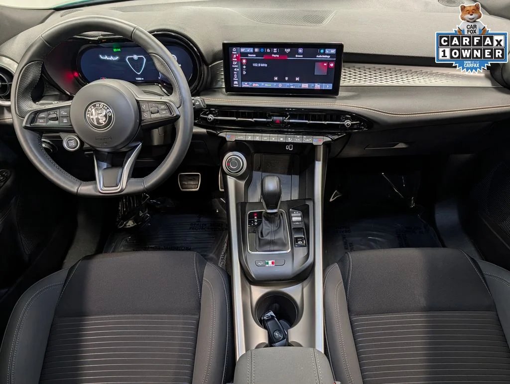 Used 2025  Alfa Romeo  image 24