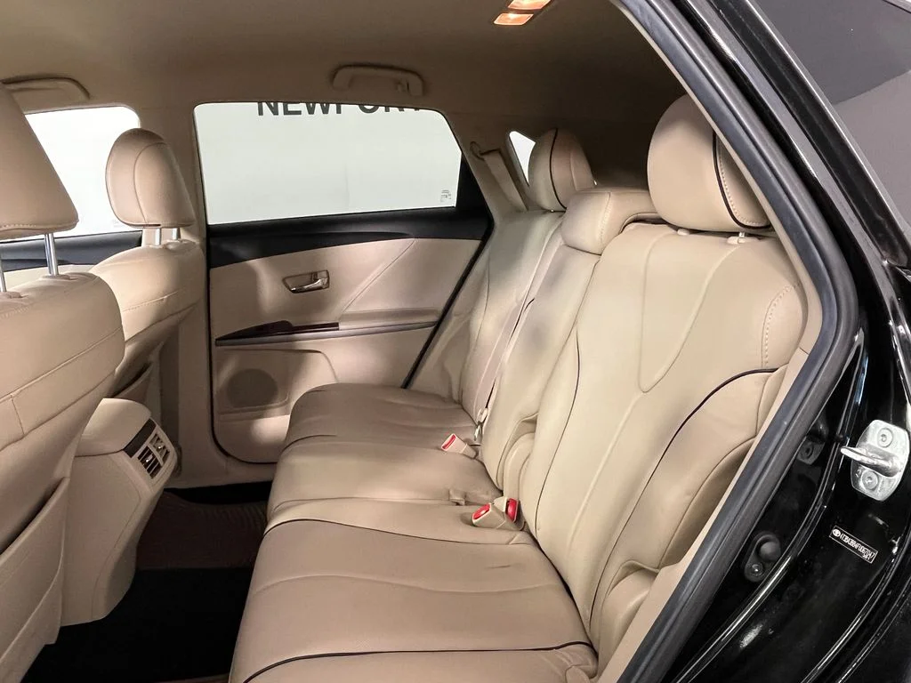 Used 2015 Black Toyota XLE image 4