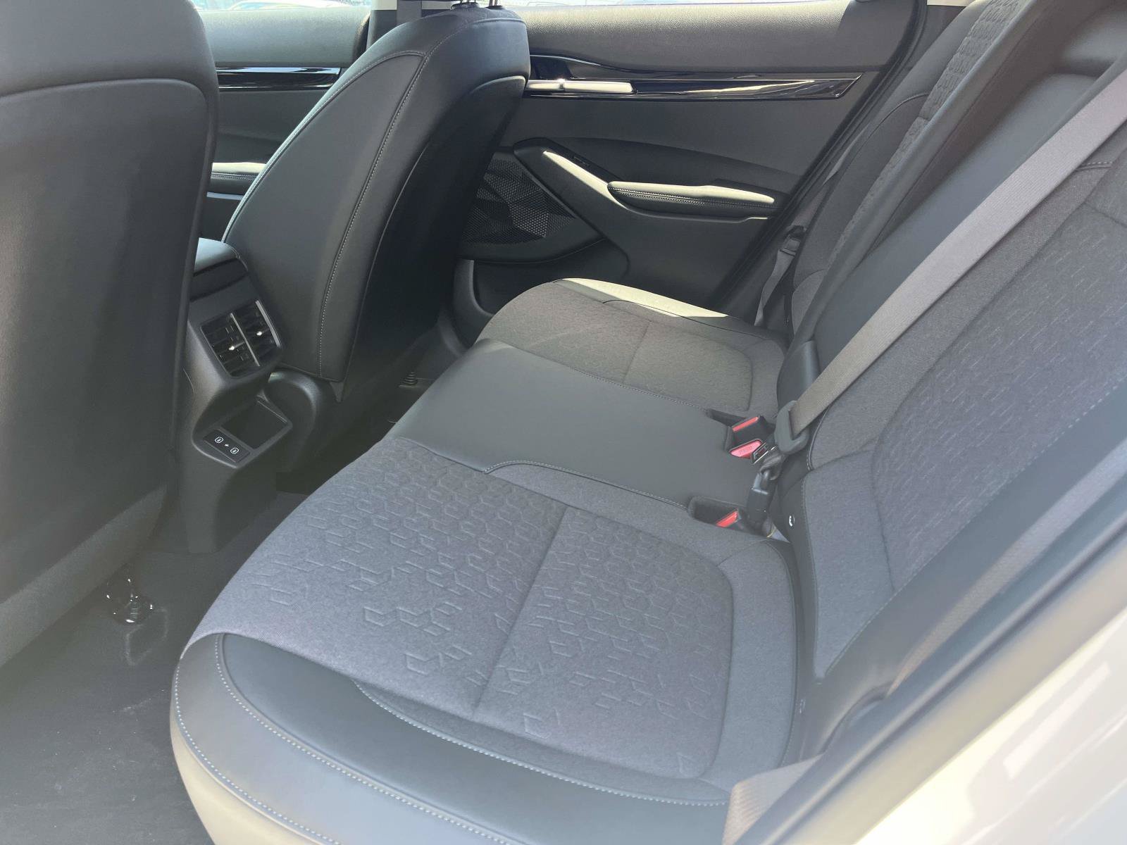New 2026 Snow White Pearl Kia S image 19
