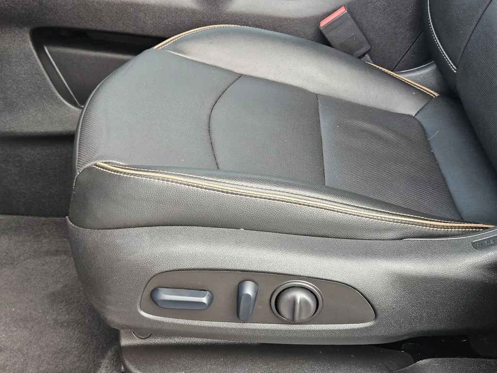 Used 2024 Silver GMC AT4 image 24