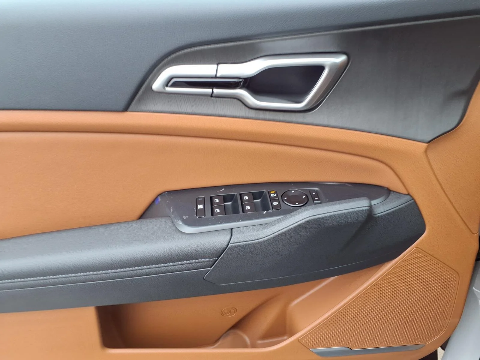 New 2027 Wolf Gray Kia X-Line image 12