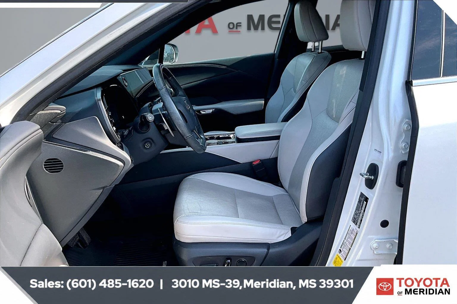 Used 2023 Eminent White Pearl Lexus RX 350h Premium Plus image 18