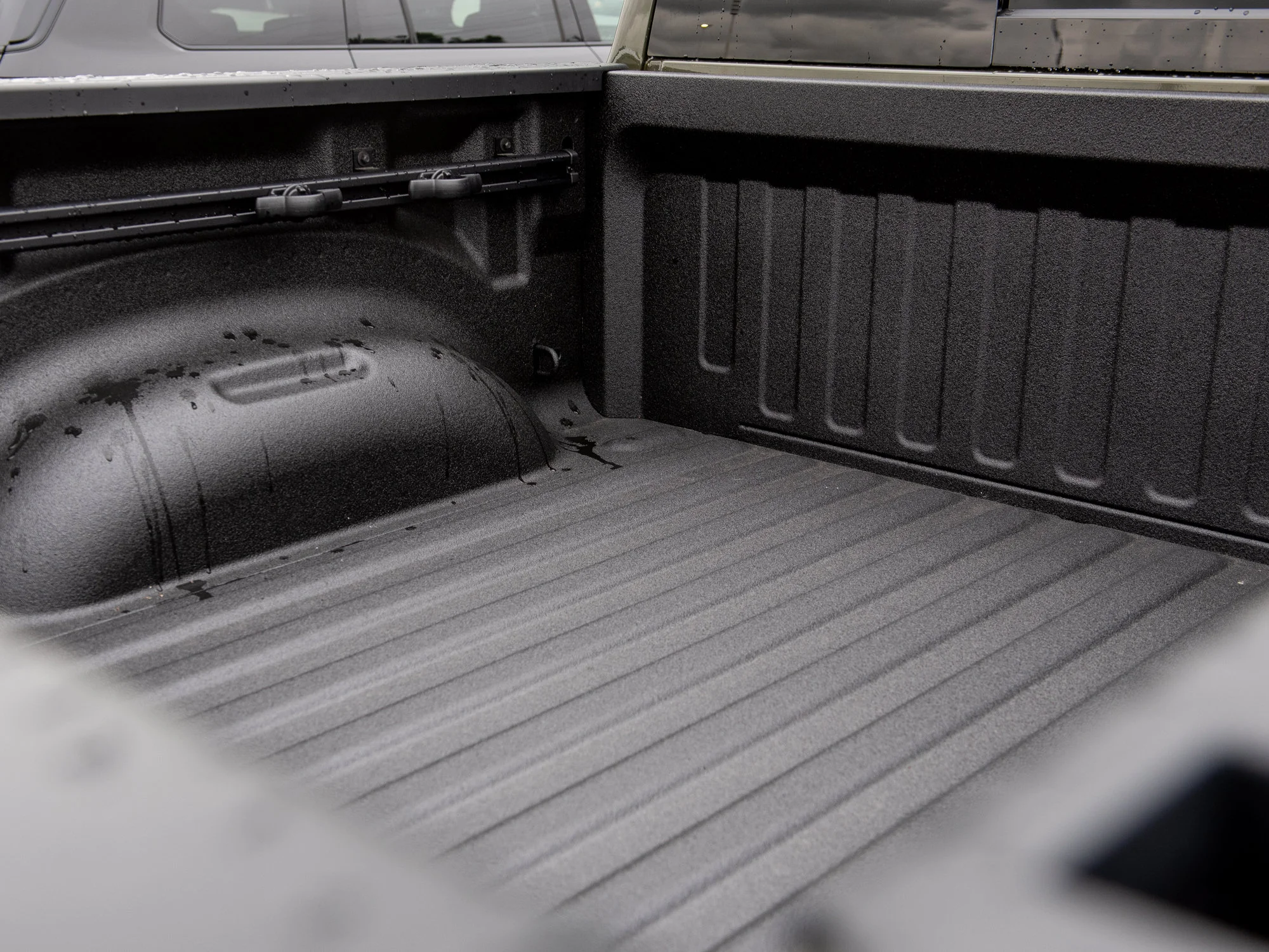 New 2026 Tan RAM Big Horn BackCountry Package* Crew Cab 4x4, 1 Inch Lift, Rear Locker image 7