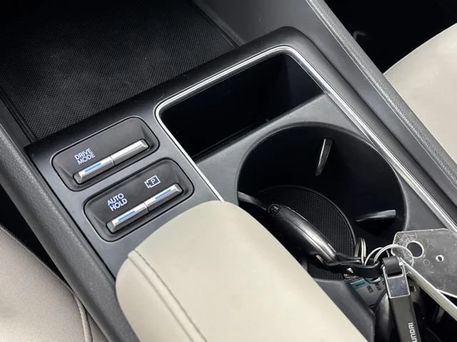 Used 2024 Blue Hyundai SEL image 16