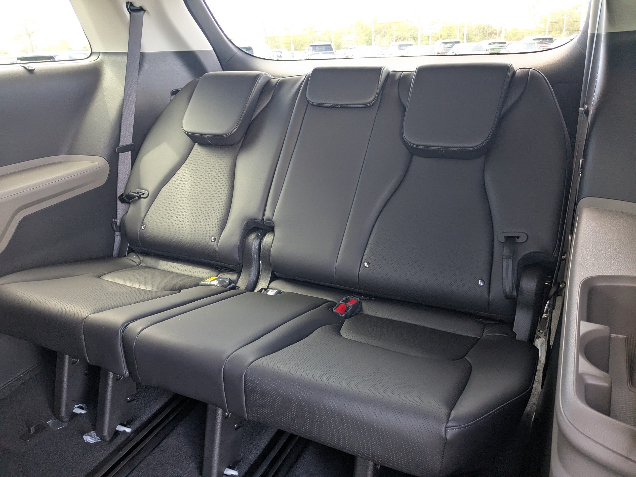 New 2026 Snow White Pearl Kia EX image 17