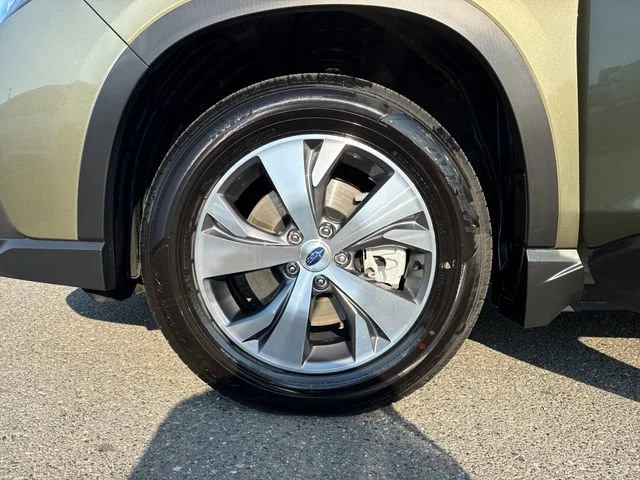 Used 2024 Autumn Green Metallic Subaru Premium image 27