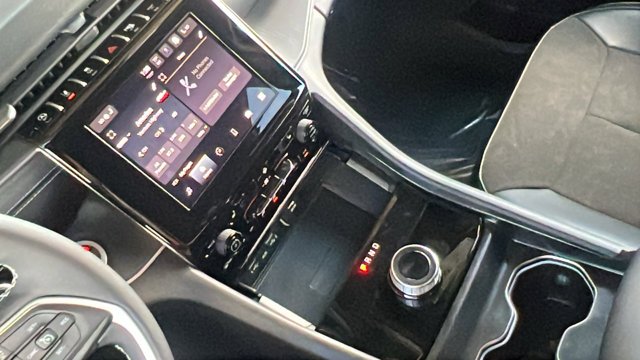2025 Jeep Grand Cherokee Altitude - Photo 25