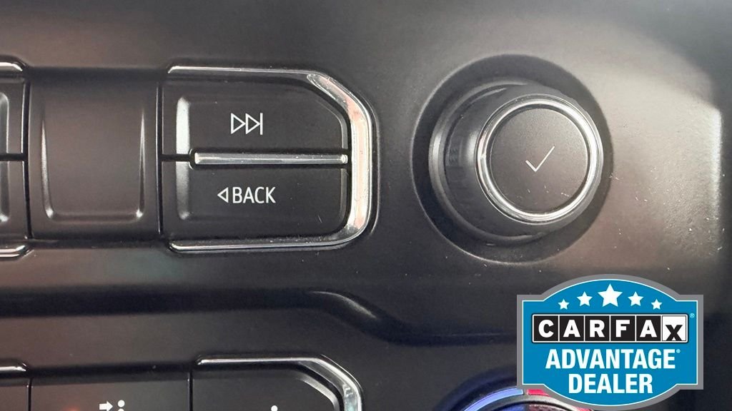 Used 2022 Black Chevrolet Z71 image 32
