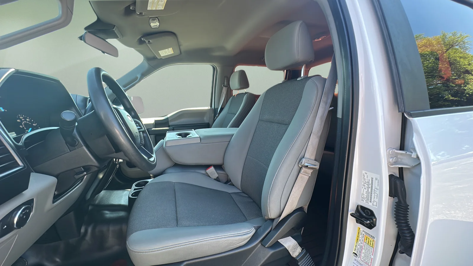 Used 2019 White Ford XL image 17