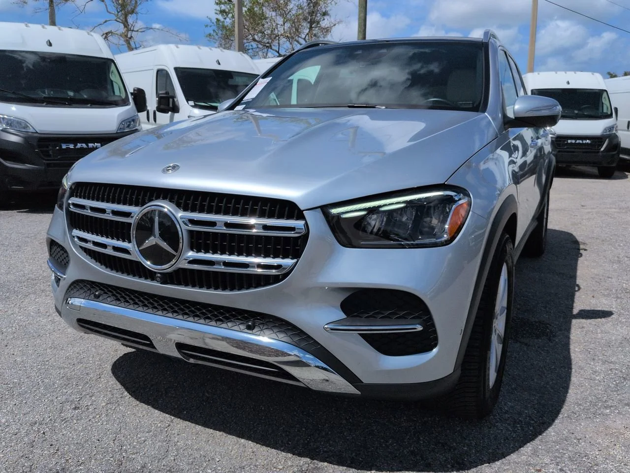 Used 2025 Selenite Gray Metallic Mercedes-Benz GLE 350 image 9