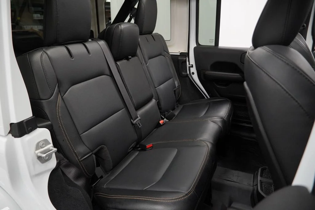 Used 2024 White Jeep Sahara image 43