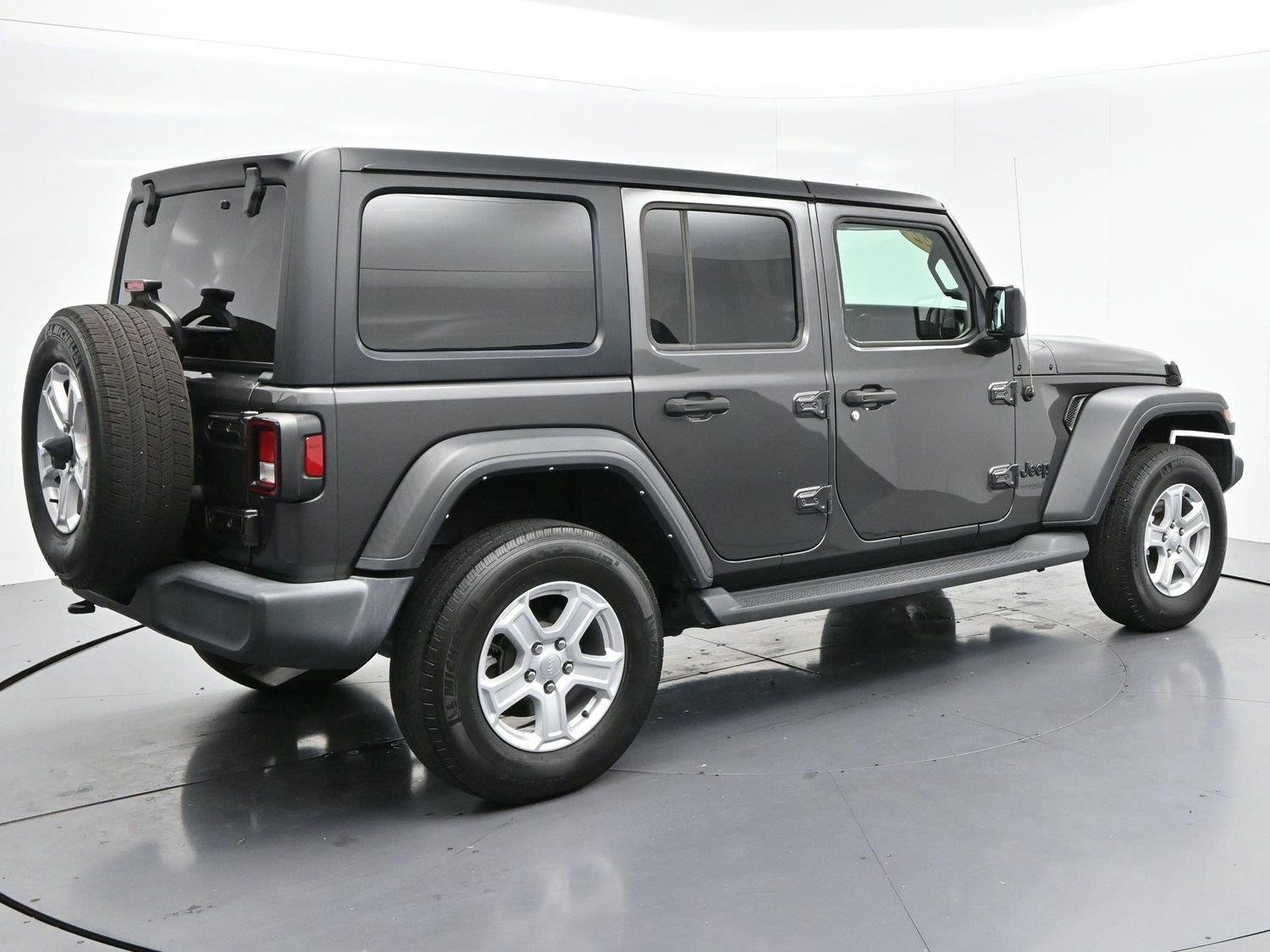 Used 2022 Granite Crystal Metallic Clearcoat Jeep Unlimited Sport S image 7