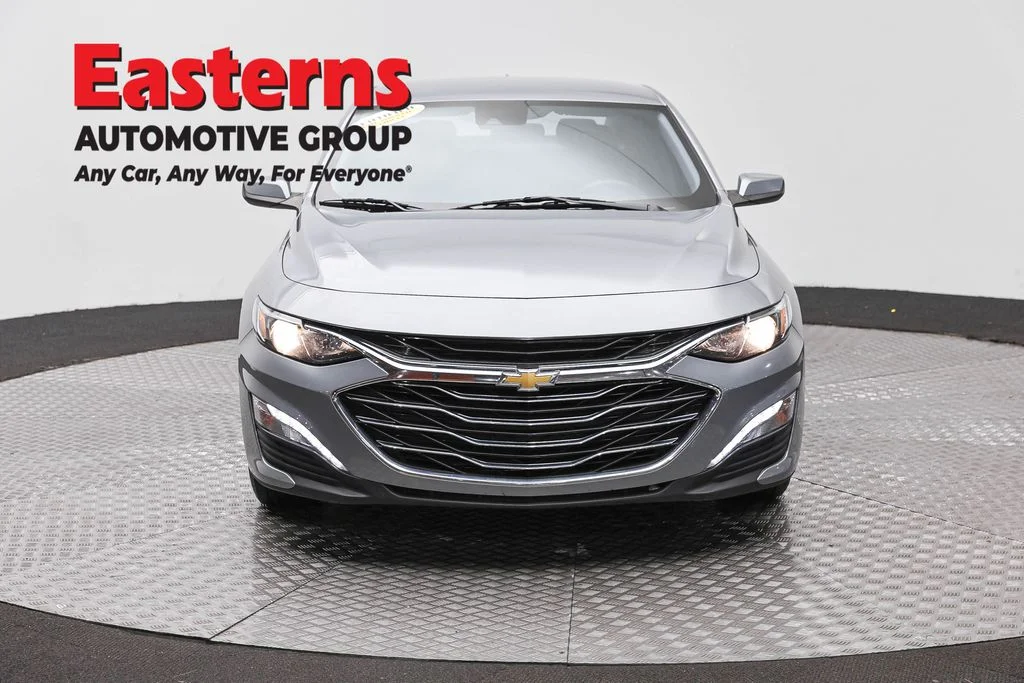 Used 2023 Gray Chevrolet LT image 2
