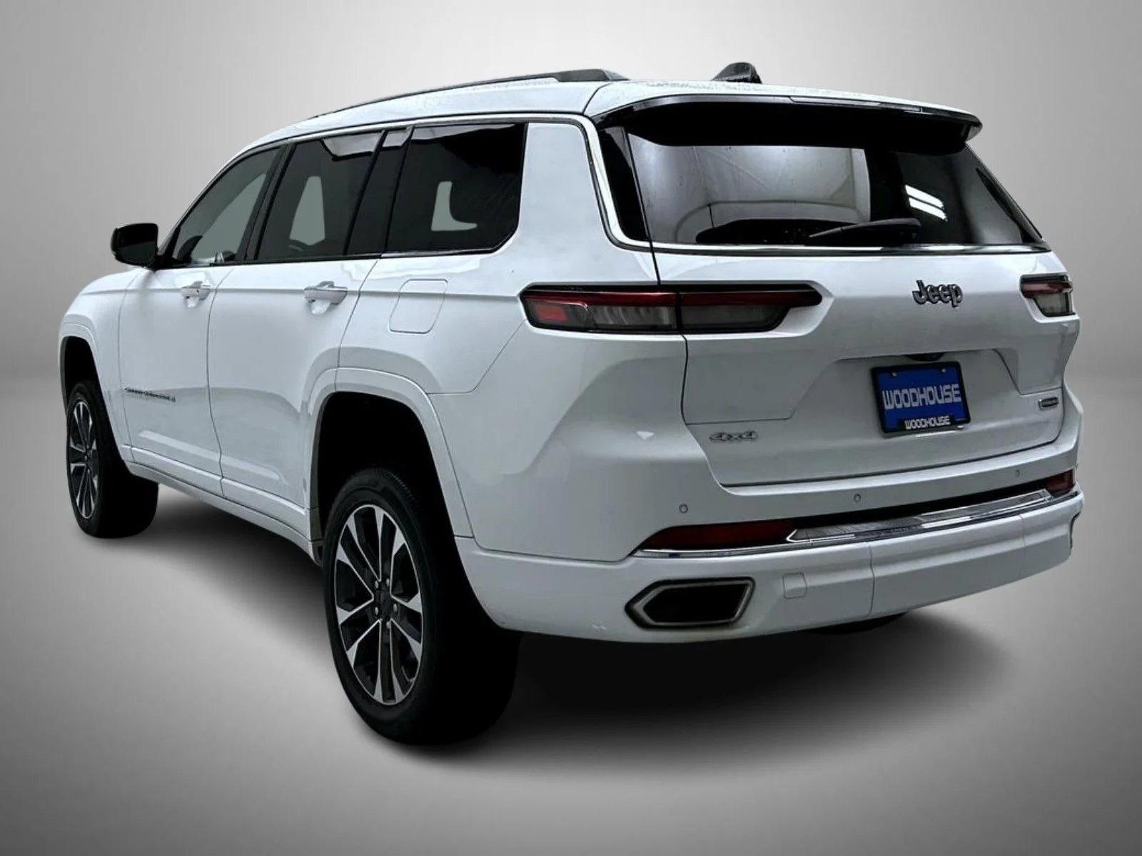 Used 2024 White Jeep Overland image 7