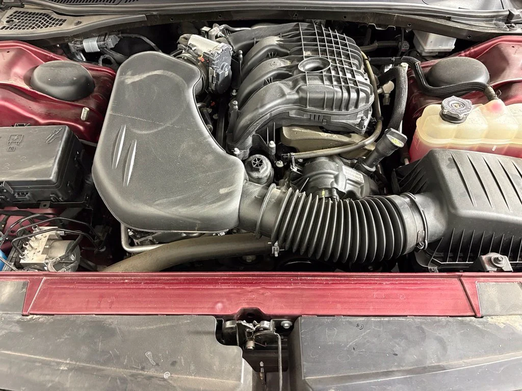 Used 2023 Red Dodge SXT image 29