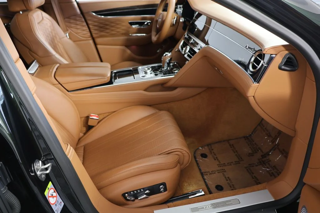 Used 2021 Midnight Emerald Bentley W12 image 24