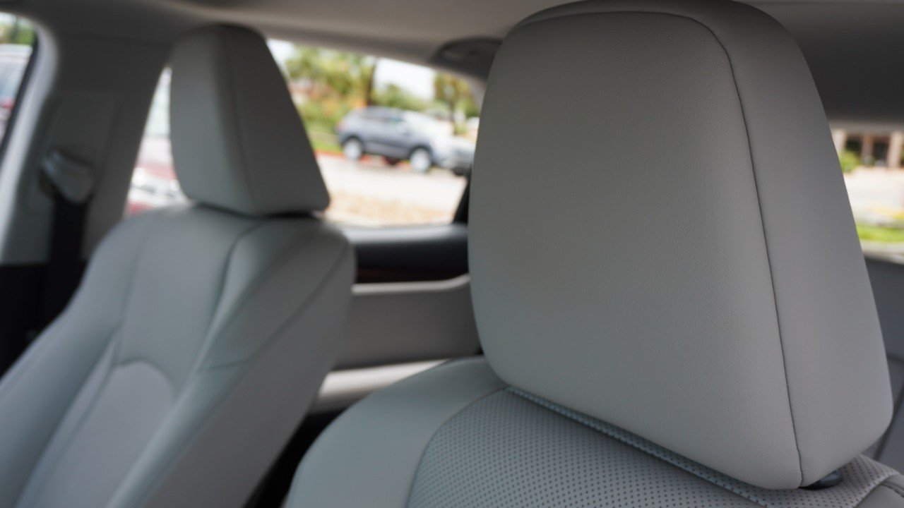 Used 2020 White Lexus RX 350 image 25