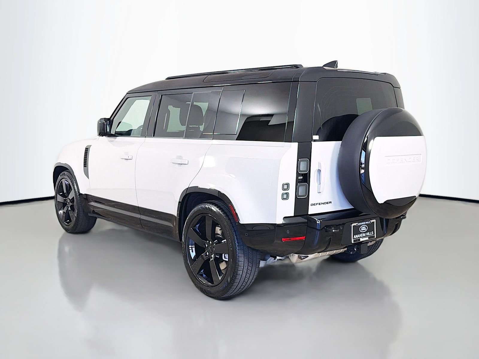 New 2026 Borasco Grey Land Rover X-Dynamic SE image 3