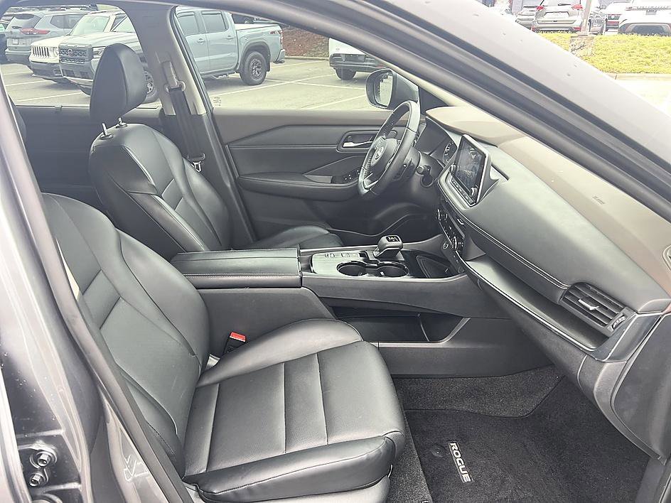 Used 2023 Gun Metallic Nissan SV image 17