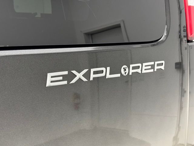 Used 2022 Onyx Black GMC Explorer Limited SE image 56